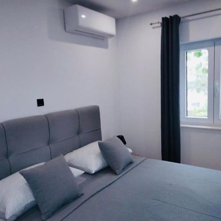 Apartment Aurora Хвар Екстериор снимка