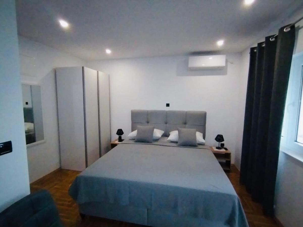 Apartment Aurora Хвар Екстериор снимка