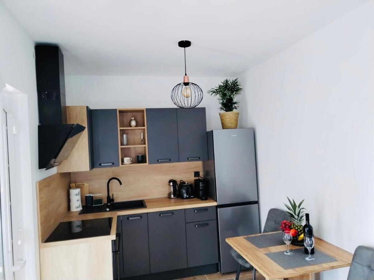 Apartment Aurora Хвар Екстериор снимка